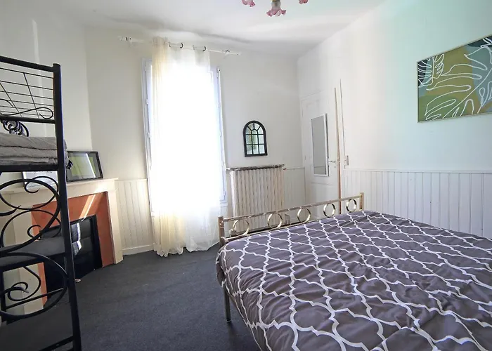 Chambre 2, Calme, 1 Station De Paris